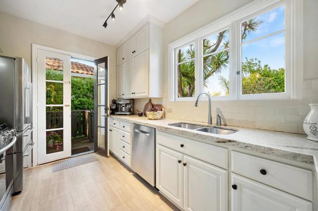 618 Occidental Avenue, San Mateo CA: https://media.crmls.org/mediaz/cb65b840-4bb0-454d-97f2-bdd84140ea15.jpg