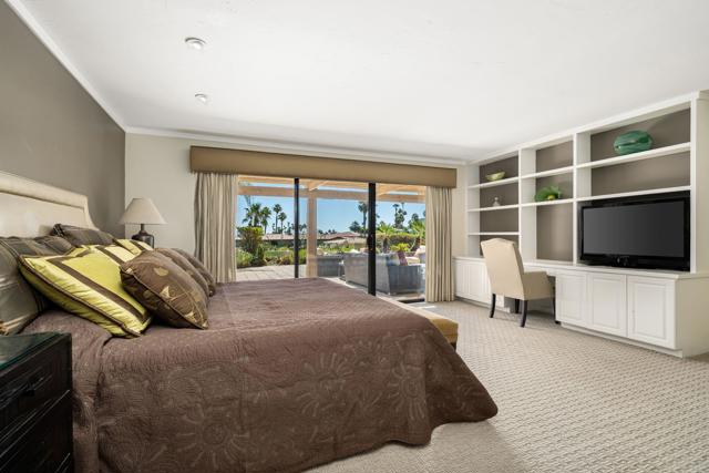 40480 Via Entrada, Rancho Mirage CA: https://media.crmls.org/mediaz/cb666346-a79c-4868-a878-f2ccc80953ea.jpg