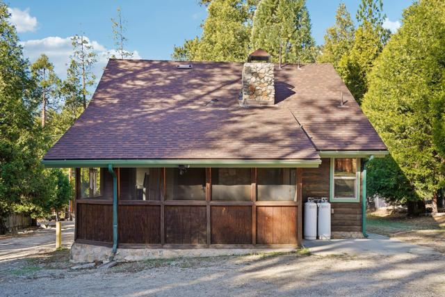 25140 Lodge Road, Idyllwild CA: https://media.crmls.org/mediaz/cb67b0d3-688e-478f-a7db-261f976139ff.jpg