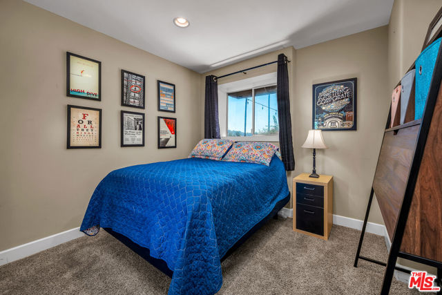 1948 Sunflower Avenue, Los Angeles CA: https://media.crmls.org/mediaz/cb6806fa-e7e4-475e-9a9f-58434e1514a8.jpg