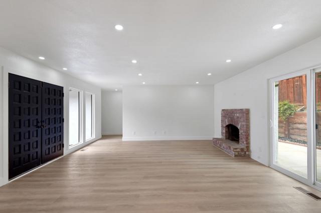 16 Melwood Court, Watsonville CA: https://media.crmls.org/mediaz/cb6860c1-7547-4c27-b5ad-4e7ebc0856ca.jpg
