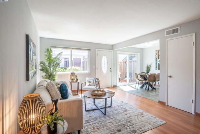 325 San Miguel Ct, Milpitas CA: https://media.crmls.org/mediaz/cb68aa9b-bfcb-426d-aeb7-4cf34f94d11e.jpg