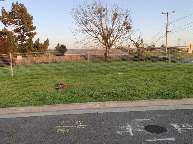 502 3rd. St., Vallejo CA: https://media.crmls.org/mediaz/cb698dd2-0ae0-4f85-bf4d-ff1add11e2b5.jpg