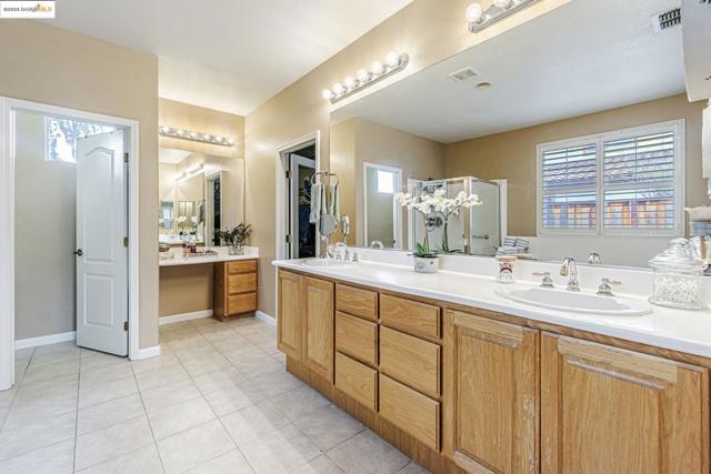 2480 Stanford Way, Antioch CA: https://media.crmls.org/mediaz/cb69b63d-7363-4e3c-a2f9-3af194bb22c8.jpg