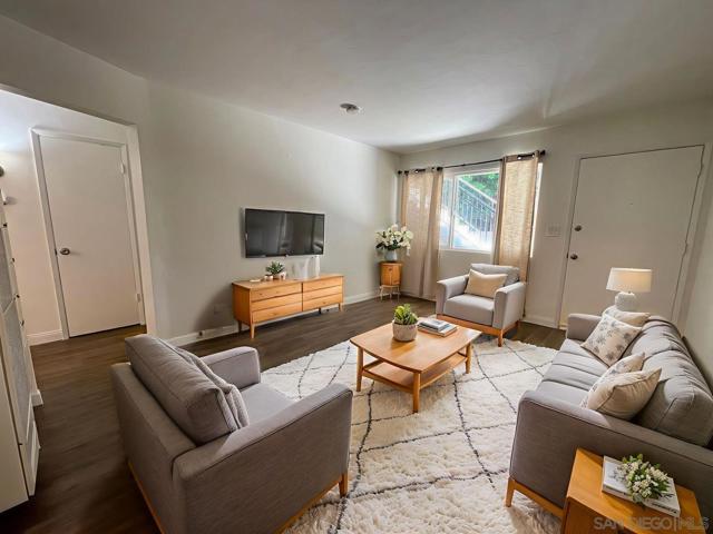 2254 Garnet Ave, San Diego CA: https://media.crmls.org/mediaz/cb6a227d-8d09-404d-8521-c30c4dd80fd6.jpg