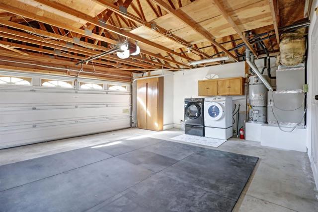 10366 Rancho Carmel Dr, San Diego CA: https://media.crmls.org/mediaz/cb6a22e3-c7a7-4e16-9775-1838ccf6c633.jpg