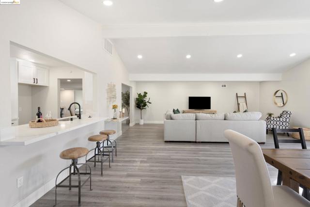 Image 11 of 26 For 2444 39th Ave