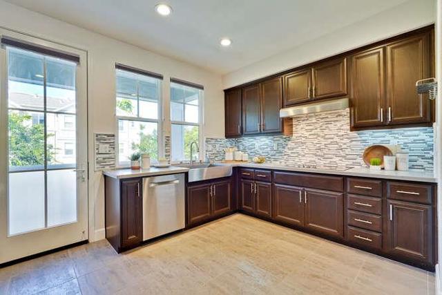 2045 Atlas Loop, Mountain View CA: https://media.crmls.org/mediaz/cb6a47ac-a18b-4fe8-b43b-0e747beab22c.jpg