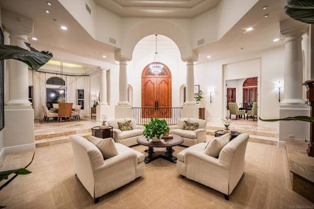 15397 Rock Creek Ln, El Cajon CA: https://media.crmls.org/mediaz/cb6aec6a-9e48-4b9e-b331-0d36ad166f4d.jpg