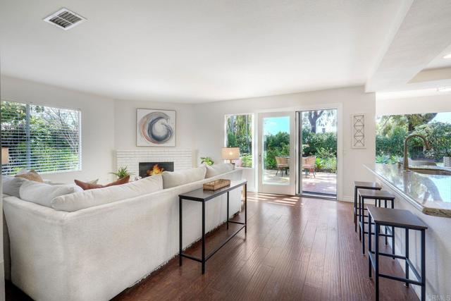 Detail Gallery Image 12 of 39 For 3369 Tournament Dr, Oceanside,  CA 92056 - 5 Beds | 3 Baths