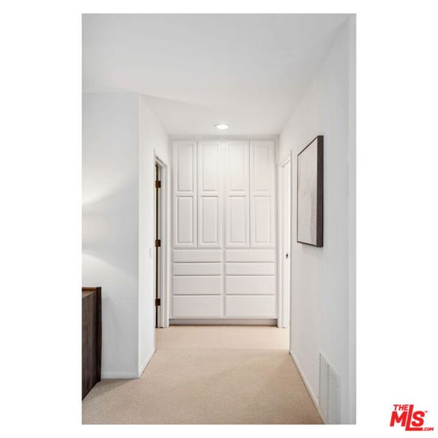 8105 Buena Fortuna Street, Carpinteria CA: https://media.crmls.org/mediaz/cb6ba87d-d612-4b28-9599-760edb79011d.jpg