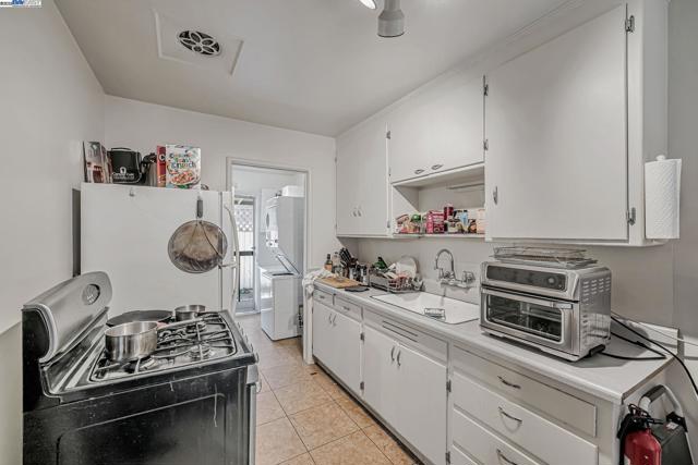 4655 Augustine St, Pleasanton CA: https://media.crmls.org/mediaz/cb6c08f8-45fd-41b0-877b-7383ebb853cc.jpg