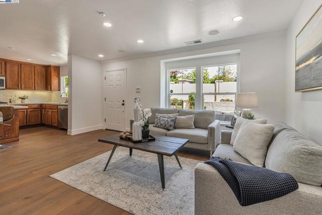 4182 Lautrec Dr, San Jose CA: https://media.crmls.org/mediaz/cb6e142f-3946-46ac-930e-c01262266c70.jpg