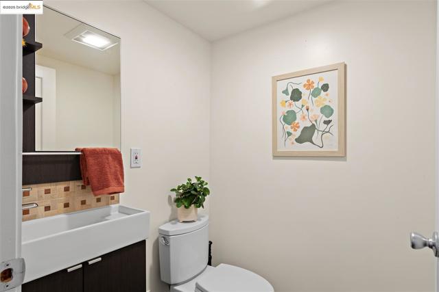 1000 Navellier St, El Cerrito CA: https://media.crmls.org/mediaz/cb6eac00-28de-43cd-a69c-1942a3ccec74.jpg