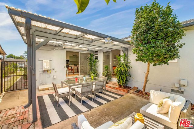 12315 Hammack Street, Culver City CA: https://media.crmls.org/mediaz/cb6eaecc-0716-41a1-b992-4ca842720b57.jpg