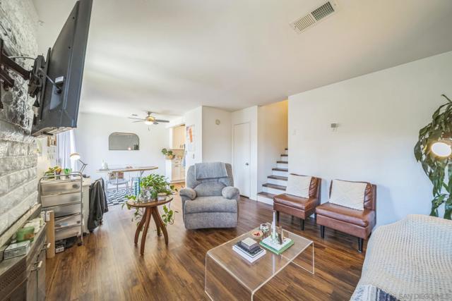 970 Marlin Dr, Vista CA: https://media.crmls.org/mediaz/cb6ed788-92ea-4064-a977-1d9927215c95.jpg
