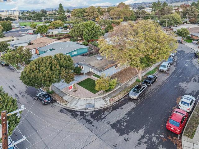 24282 Willimet Way, Hayward CA: https://media.crmls.org/mediaz/cb6fd91b-0997-451d-864e-f8a278300d02.jpg