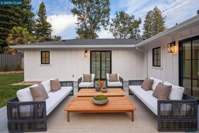 181 Lombardy Lane, Orinda CA: https://media.crmls.org/mediaz/cb6ff1a7-80ff-4889-84f1-3e274f7978dc.jpg