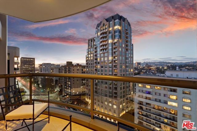 10724 Wilshire Boulevard, Los Angeles CA: https://media.crmls.org/mediaz/cb700952-6e44-4a01-ba94-e4215d9c8191.jpg