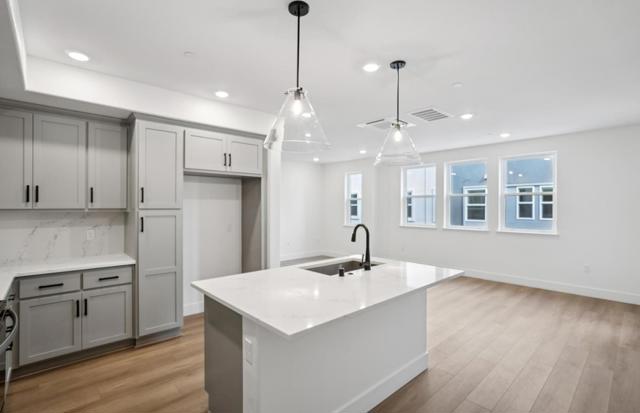 Image 25 of 46 For 671 Lindendale Court 168-18 Pla