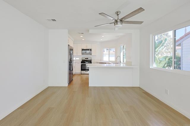 Detail Gallery Image 15 of 41 For 249 Blackbird Way, Oceanside,  CA 92057 - 3 Beds | 3 Baths