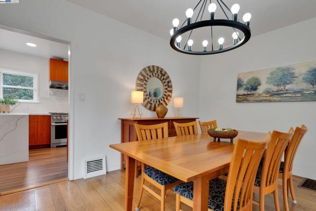 Image 11 of 57 For 3016 Hyde St
