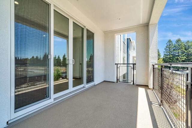 1017 Sinopia Terrace, San Ramon CA: https://media.crmls.org/mediaz/cb715bff-eaff-48e5-aa1f-e3b4e391f136.jpg