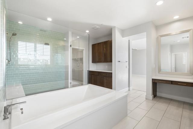 Image 23 of 50 For 1743 La Cumbre Avenue