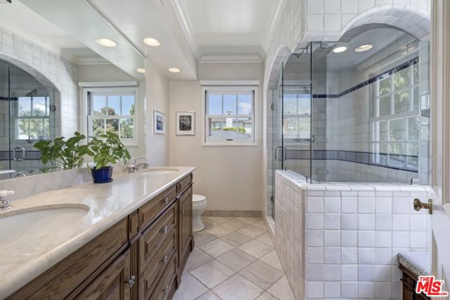 1001 Iliff Street, Pacific Palisades, California 90272, 5 Bedrooms Bedrooms, ,2 BathroomsBathrooms,Single Family Residence,For Sale,Iliff,24412083