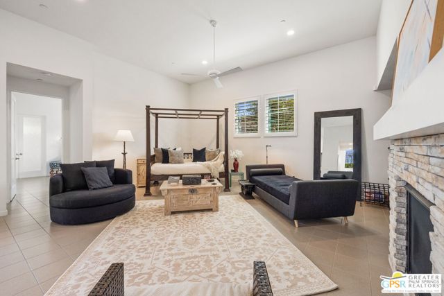 702 Axis Way, Palm Springs CA: https://media.crmls.org/mediaz/cb71dead-e4fc-47fa-b70a-276f66cd833a.jpg