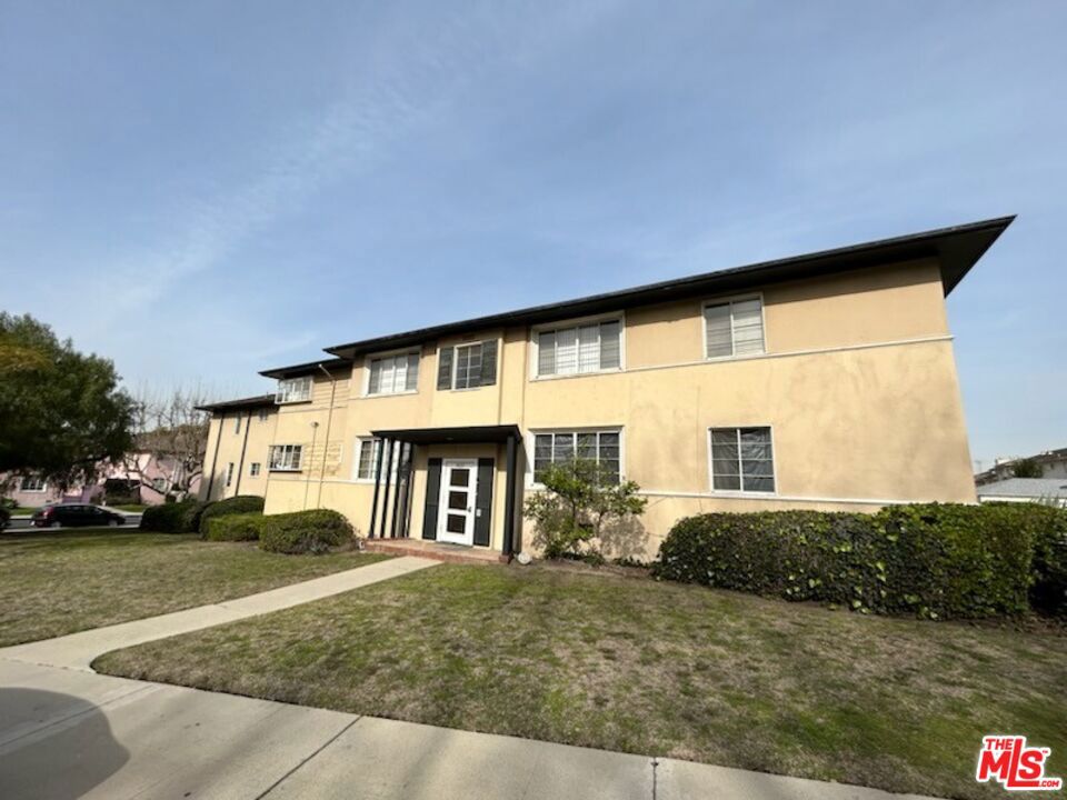 4121 Santo Tomas Drive B, Los Angeles, CA 90008