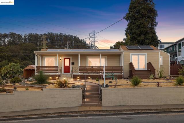 1034 Navellier St, El Cerrito CA: https://media.crmls.org/mediaz/cb71ec9a-086c-4b4f-8f09-6604f4c960db.jpg