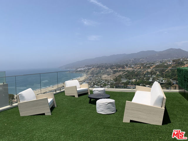 Drew Fenton | 333 N Mount Holyoke Avenue Pacific Palisades CA | MLS: 7495851 Drew Fenton | 333 N Mount Holyoke Avenue Pacific Palisades CA | MLS: 7495851