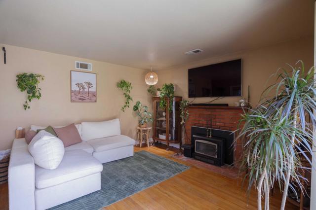 8421 Wayland Lane, Gilroy CA: https://media.crmls.org/mediaz/cb71f5bf-ea51-4a26-99d8-d9652d511736.jpg