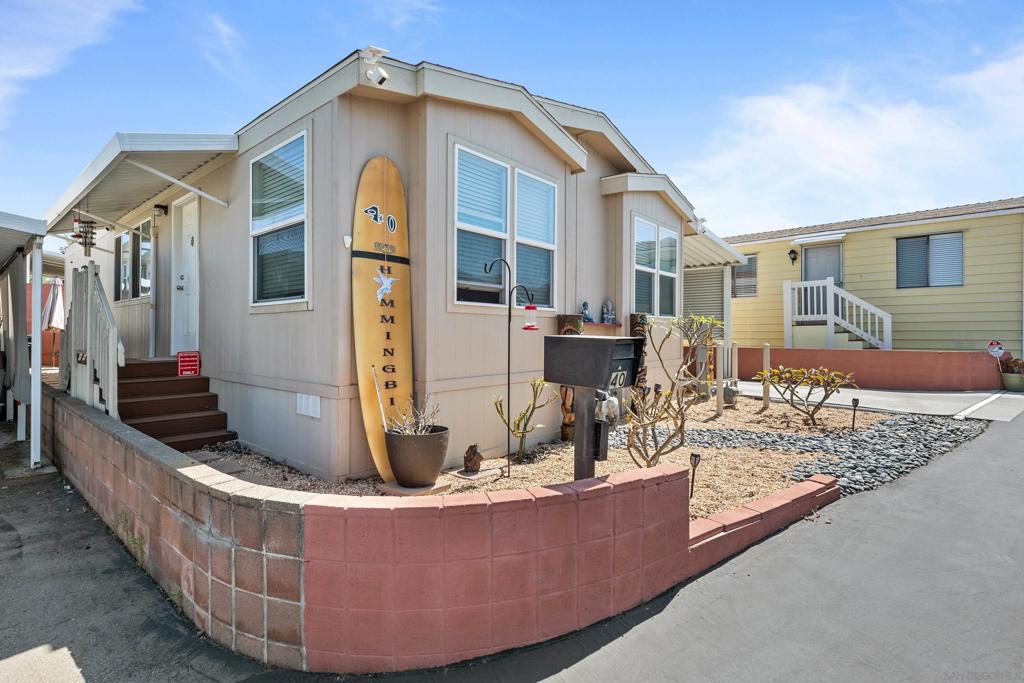 40 Hummingbird Ln.