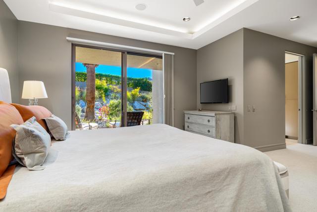 45 Mirada Circle, Rancho Mirage CA: https://media.crmls.org/mediaz/cb727c84-5451-4527-969e-0984a7c412e0.jpg