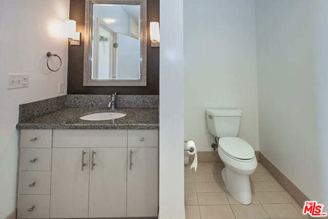3810 Wilshire Boulevard, Los Angeles CA: https://media.crmls.org/mediaz/cb728b4f-6ca7-4d26-b03c-5509ef853612.jpg
