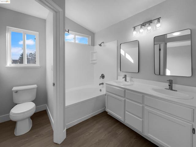 1176 Shadowcliff Ct, Brentwood CA: https://media.crmls.org/mediaz/cb72b0a7-a1a0-45e7-9f10-f63e44d2b34c.jpg