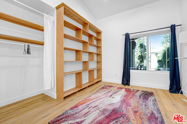 7844 Canby Avenue photo 11