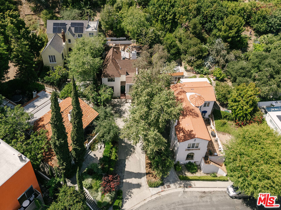 https://media.crmls.org/mediaz/cb742ad4-0fd7-4190-a0d1-62b7a63bbe01.jpg?preset=X-Large