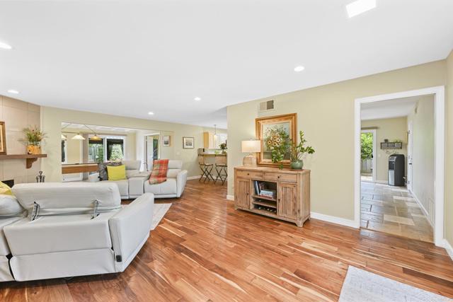 Detail Gallery Image 12 of 52 For 3625 Laketree Dr, Fallbrook,  CA 92028 - 3 Beds | 2 Baths