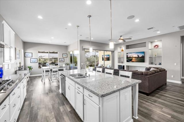 72 Barolo, Rancho Mirage CA: https://media.crmls.org/mediaz/cb74ce07-2960-43ba-bb5c-582730ae29f9.jpg
