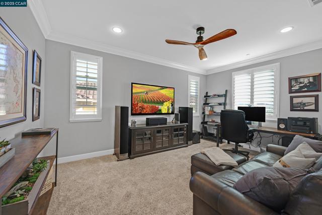 5057 Volterra Ct, Dublin CA: https://media.crmls.org/mediaz/cb74dd96-9008-4967-b4c6-6eea4aa06962.jpg
