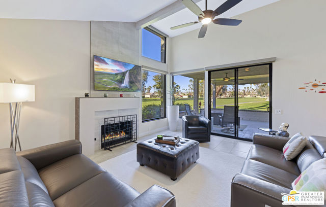 35657 Calle Montigo, Cathedral City CA: https://media.crmls.org/mediaz/cb758a17-5cbe-46cc-be86-50e6618bcdb2.jpg