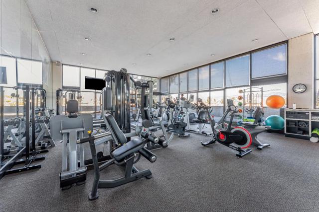 565 Bellevue Avenue, Oakland CA: https://media.crmls.org/mediaz/cb7639fa-8f84-4bf7-ad54-d3fd194971b5.jpg
