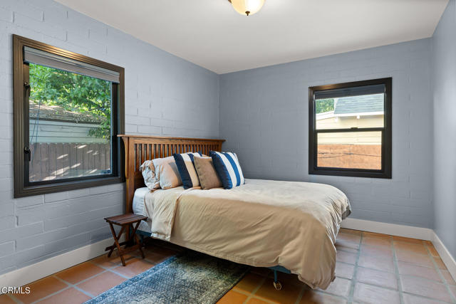 1052 New York Drive, Altadena CA: https://media.crmls.org/mediaz/cb76560a-9c0a-439a-857f-eeef9736d154.jpg