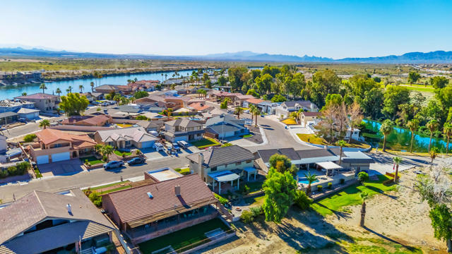 204 Fairway Drive, Needles CA: https://media.crmls.org/mediaz/cb76a4ff-ac47-4d83-a951-b0b893fa1f19.jpg