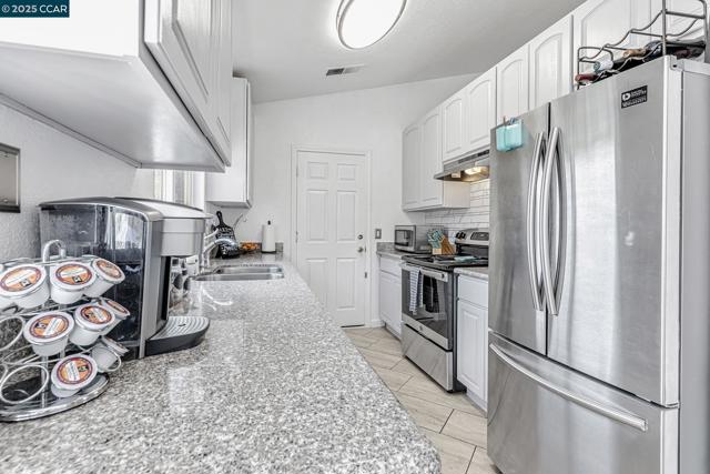 1771 Schooner Way, Pittsburg CA: https://media.crmls.org/mediaz/cb76cb73-364f-43d8-b0d2-c04f5b771996.jpg