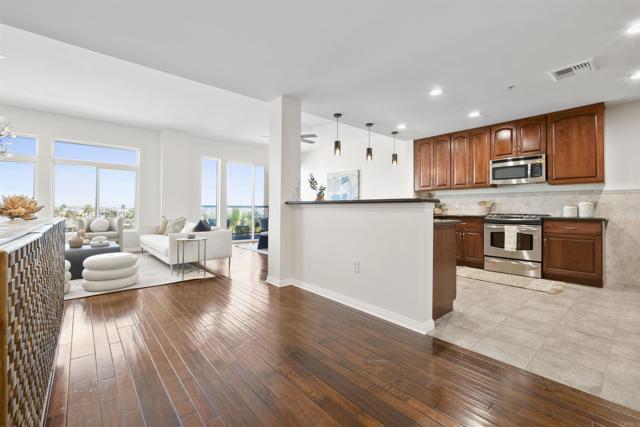301 Mission Avenue, Oceanside CA: https://media.crmls.org/mediaz/cb76f243-34fa-460a-be25-d39cedc783e6.jpg