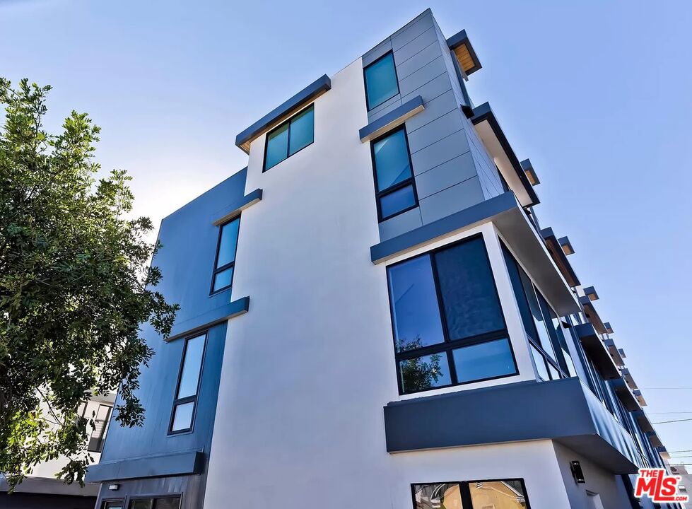 1035 Wilcox Avenue